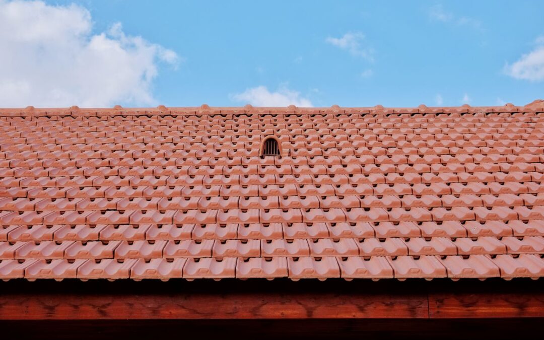 Should Shiloh Homeowners Repair Their Roof Before Winter?