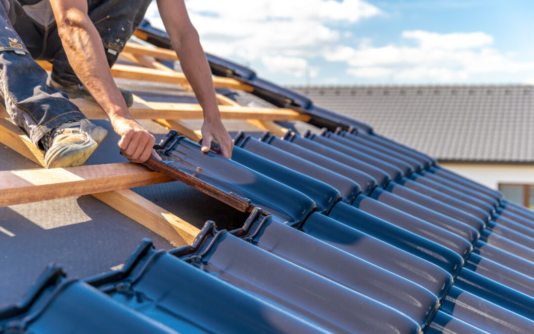 Should Fayetteville Homeowners Replace a Roof Before Winter?